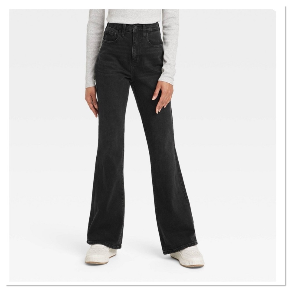 Women’s High Rise Flare Jeans Universal Threads Black